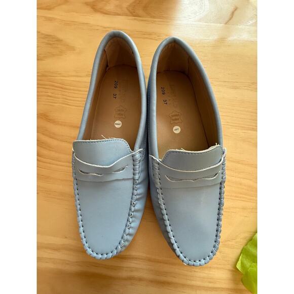 NWOT Emerald Label Light‎ Blue Women Loafers Slip On Size 37 EU 6.5 US Leather - Picture 2 of 5